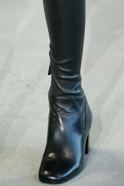 Look 60